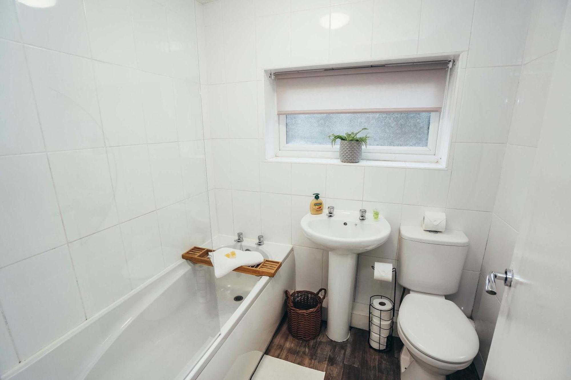 Cosy 1br Apt, Self Check In, Parking, By Derbnb