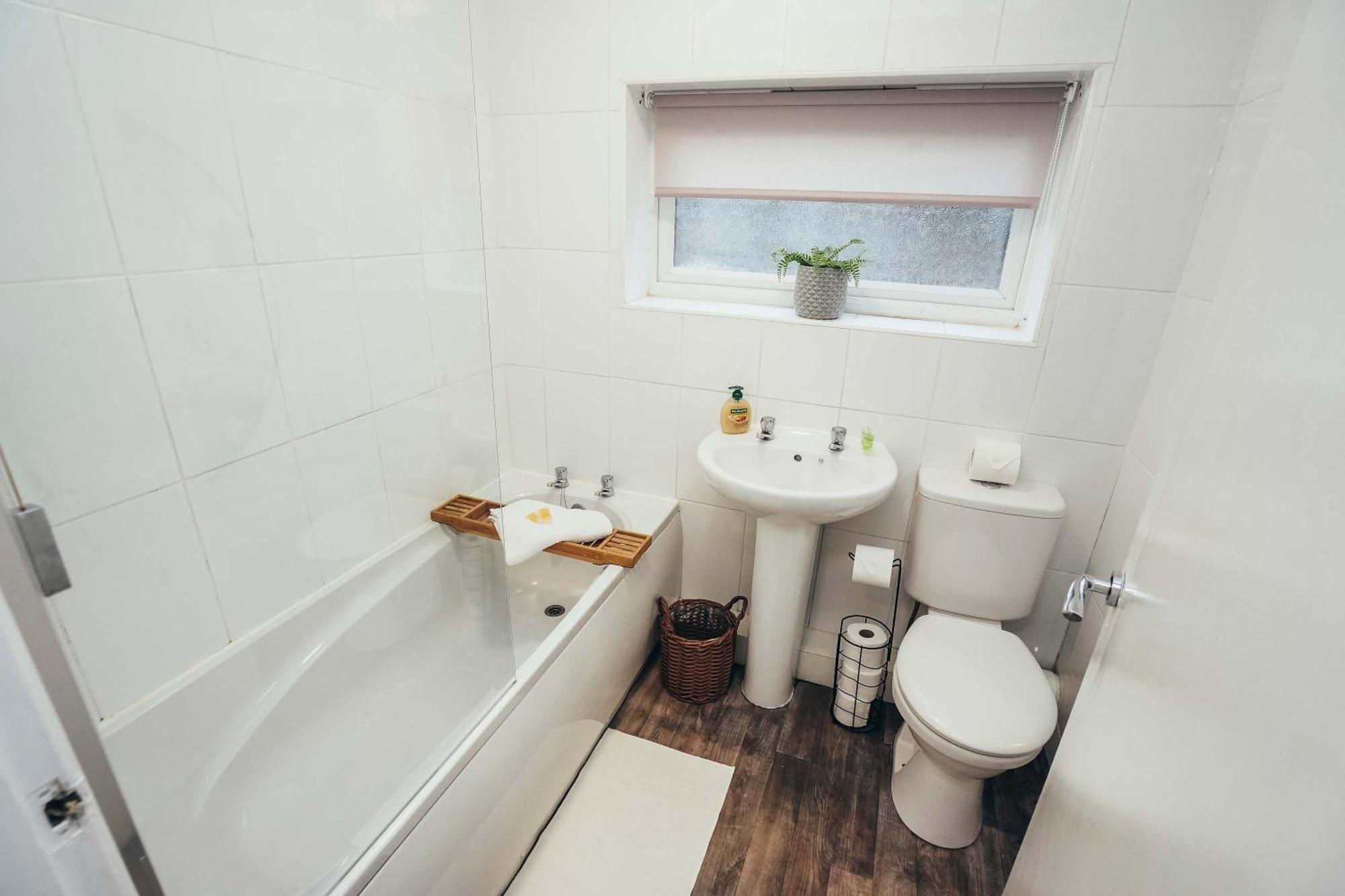Cosy 1br Apt, Self Check In, Parking, By Derbnb *